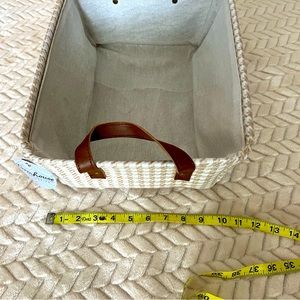 Farmhouse style, hounds, tooth, pattern, storage bin.